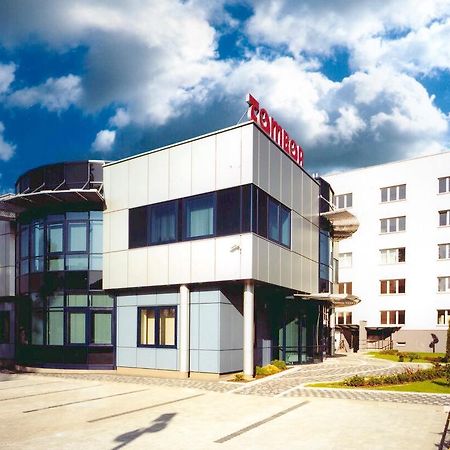 Gosciniec Tombor Aparthotel Katowice Buitenkant foto