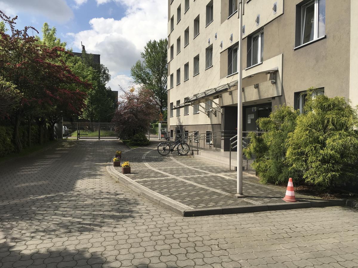 Gosciniec Tombor Aparthotel Katowice Buitenkant foto